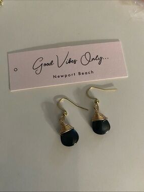 Good Vibes 😎 Only Blue Black Teardrop Wire-Wrap Earrings